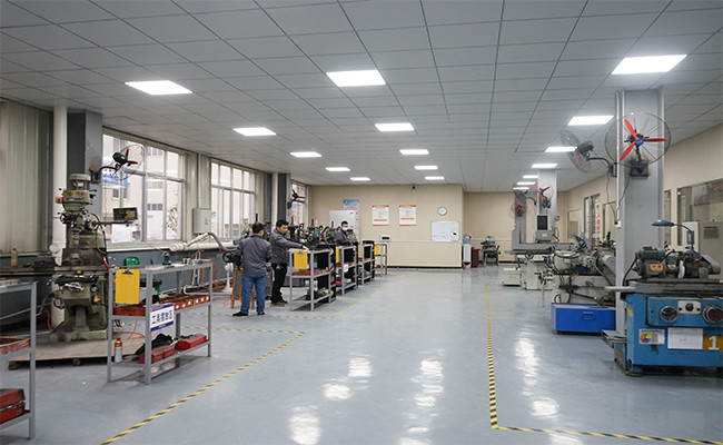 Hunan Meicheng Ceramic Technology Co., Ltd. 공장 생산 라인